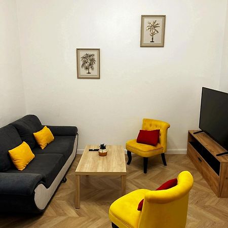Appartement T2 Avec Terrasse Proche Cathedrale Bourges Exterior photo